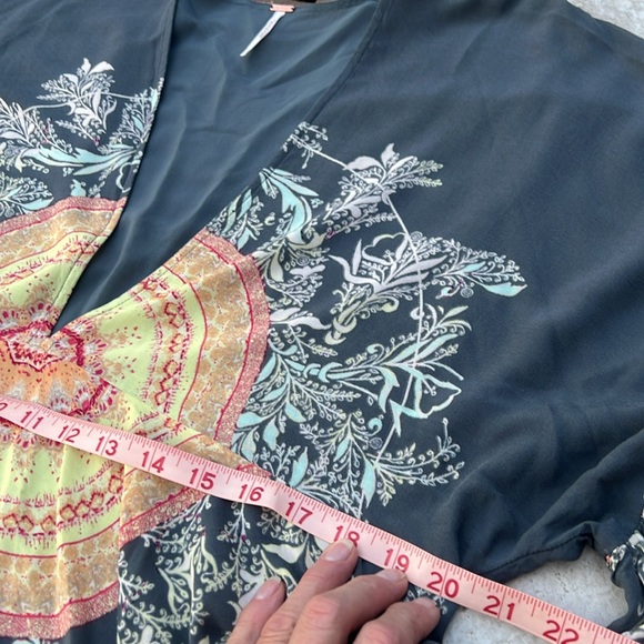 Free People BOHO Sunset Dreams Printed Bell-Sleeve Tunic large - Picture 10 of 11